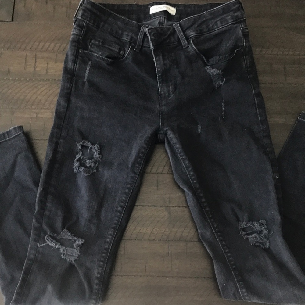 Zara Black Distressed Jeans